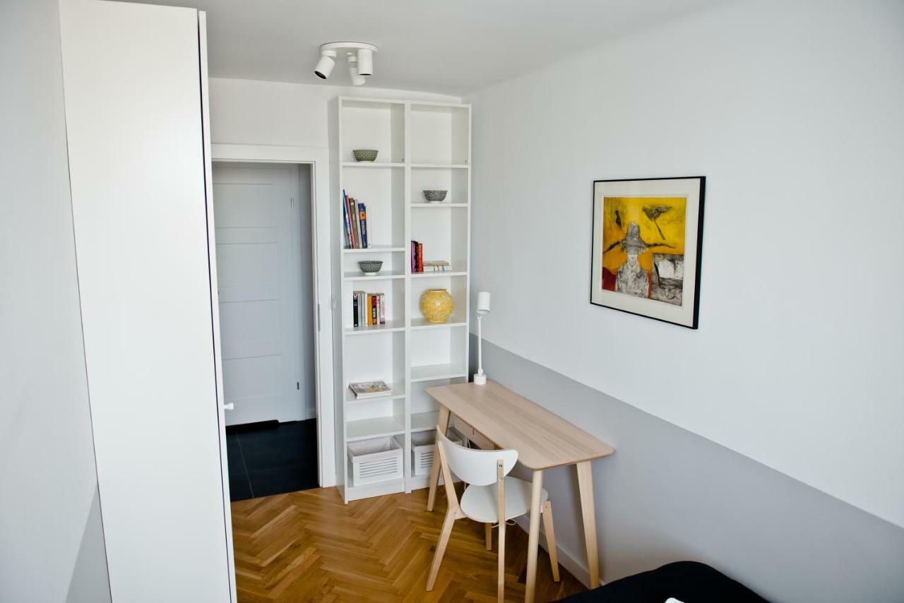 Апартаменты Apartament Chlodna Near To City Center Варшава Экстерьер фото